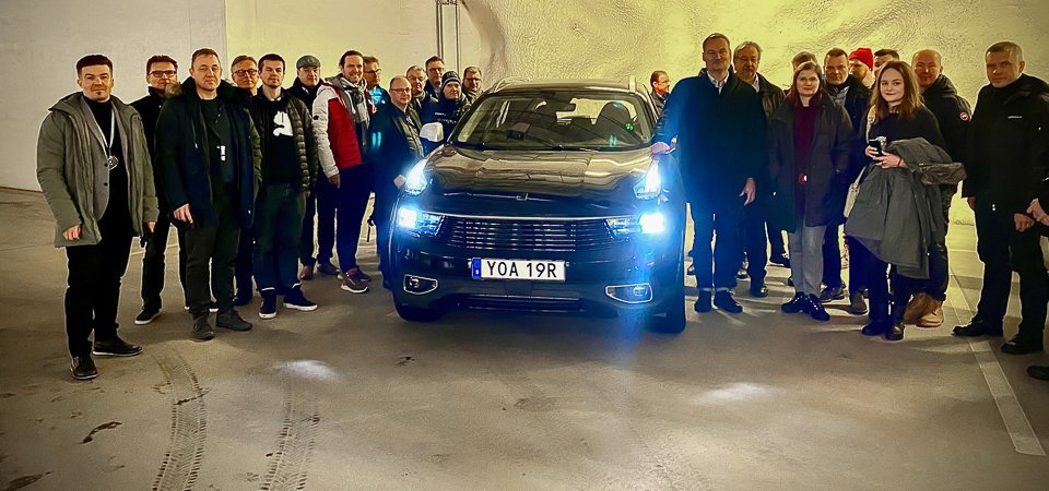 Geelyn innovaatiokeskus lainaa auton Oulun Automotive-klusterin käyttöön
