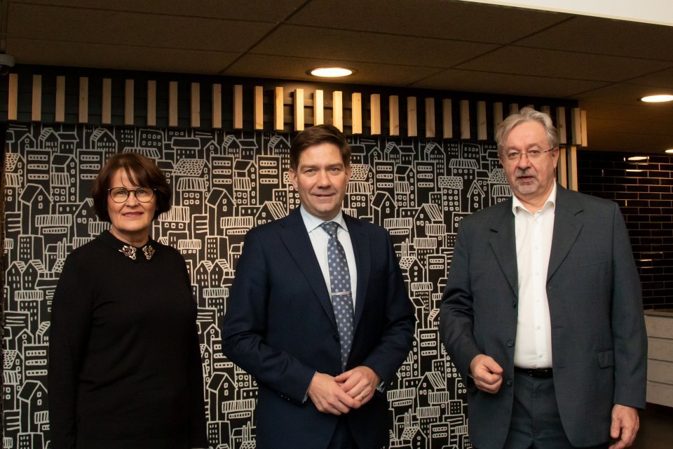Pohjoismaisen yhteistyön ja tasa-arvon ministeri Thomas Blomqvist vieraili Oulussa ja BusinessAsemalla 18.11.2021